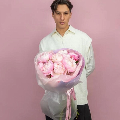 Розовые пионы